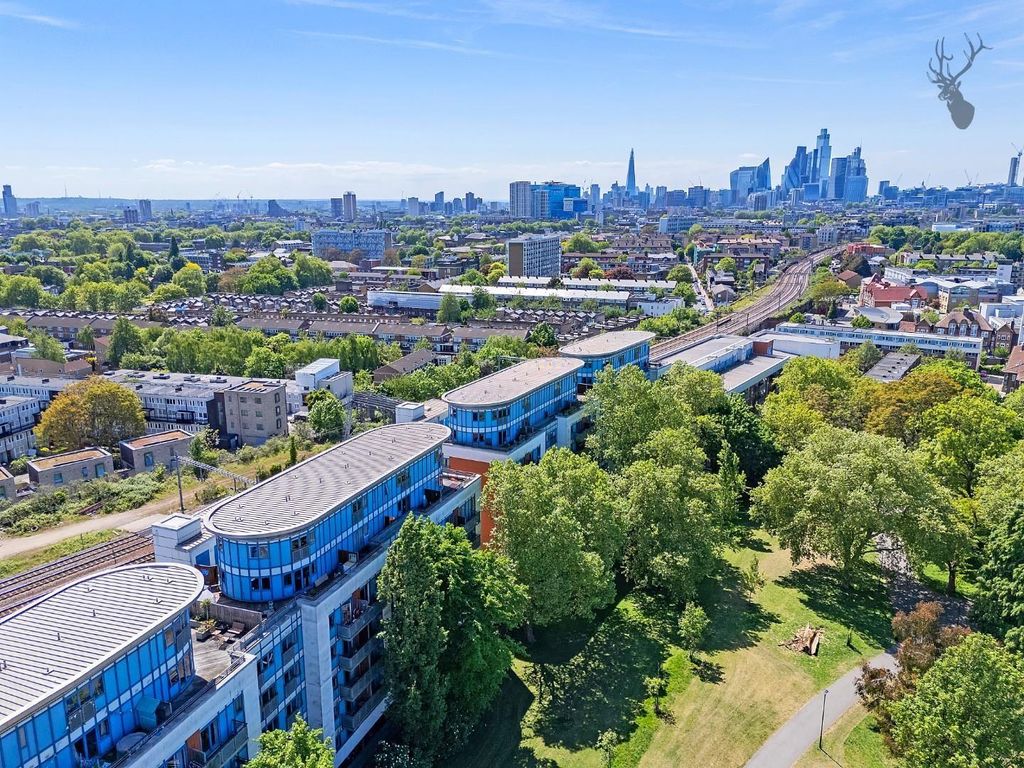 Property photo 1 of 9 Meath Crescent.Jpg