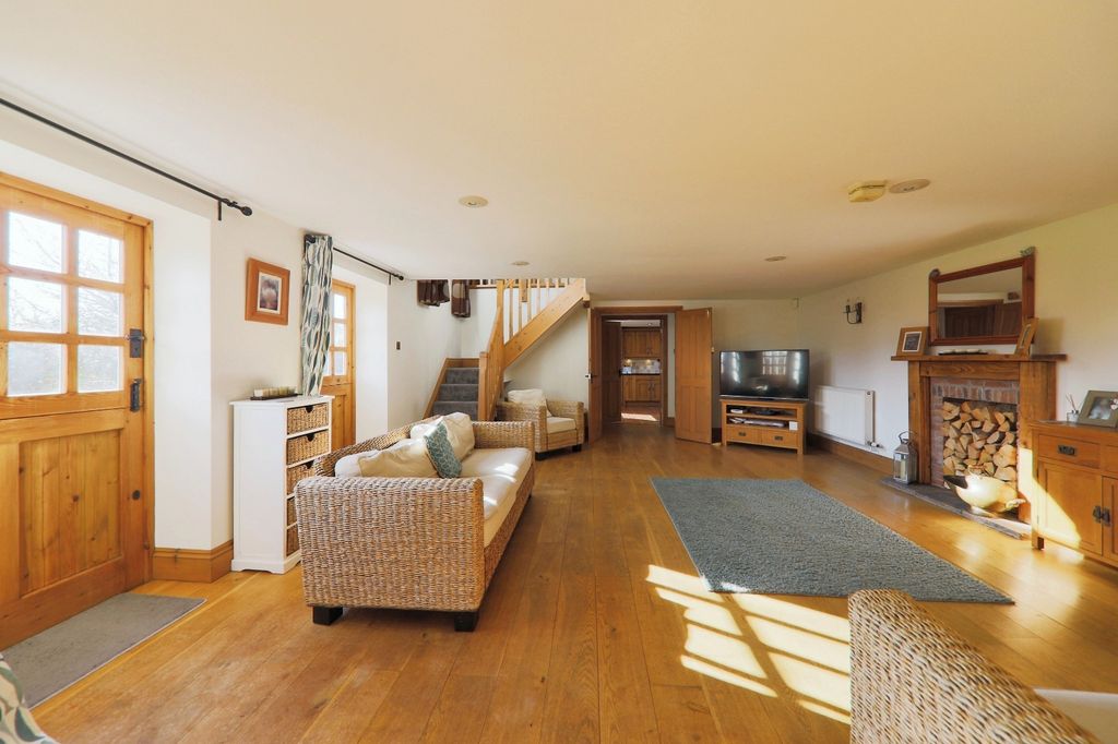 Property photo 3 of 21 3666568