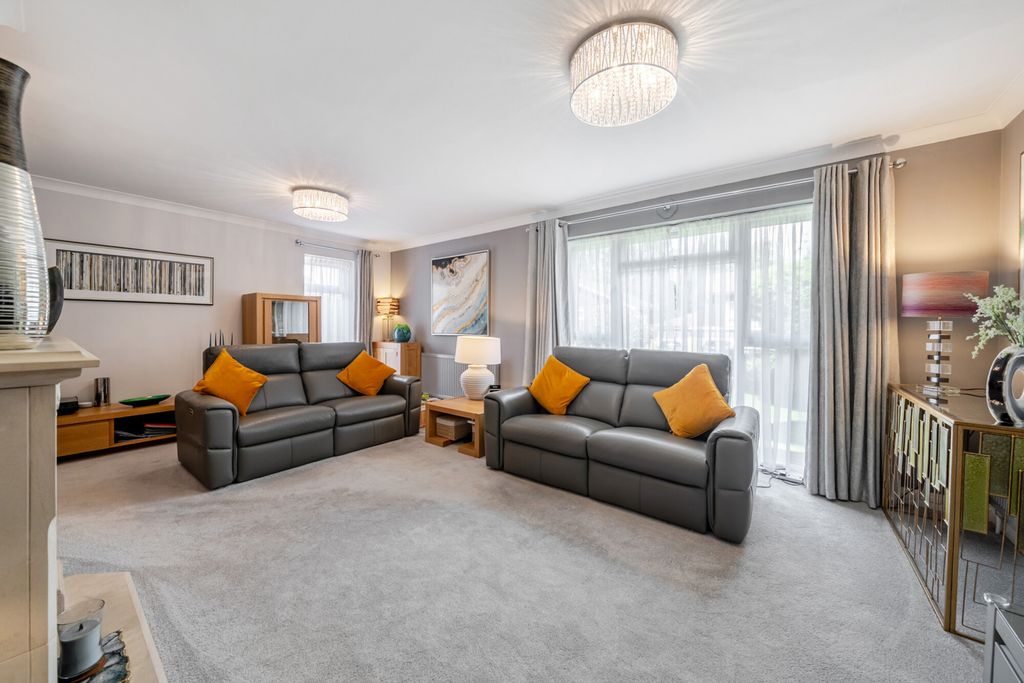 Property photo 3 of 21 1466865-11-6A281B...