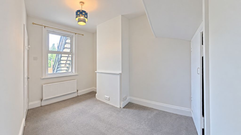 Property photo 3 of 6 6099242