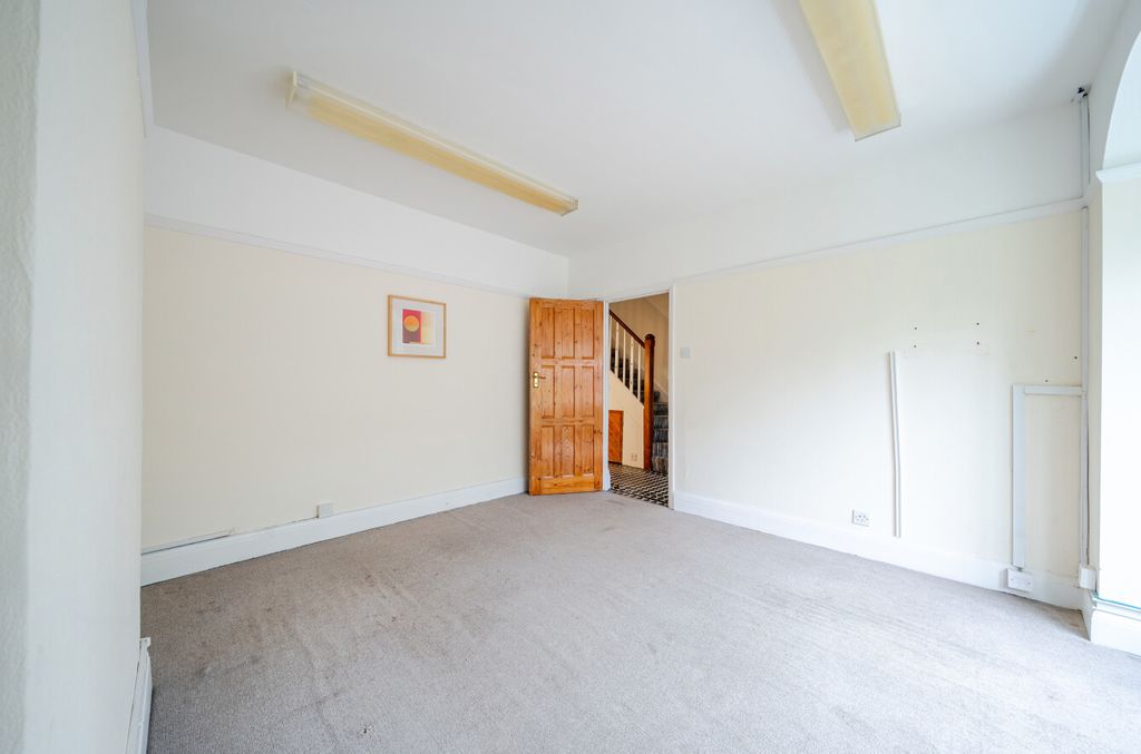 Property photo 3 of 18 1514836-14-6A9Fe9...