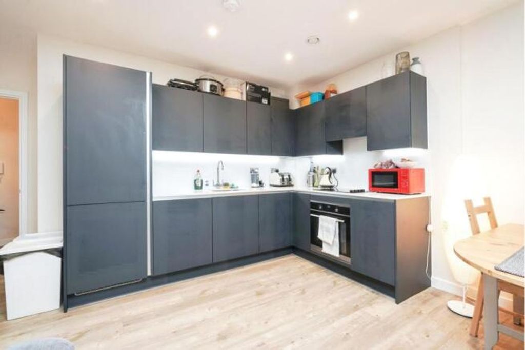 Property photo 3 of 14 Kitchen