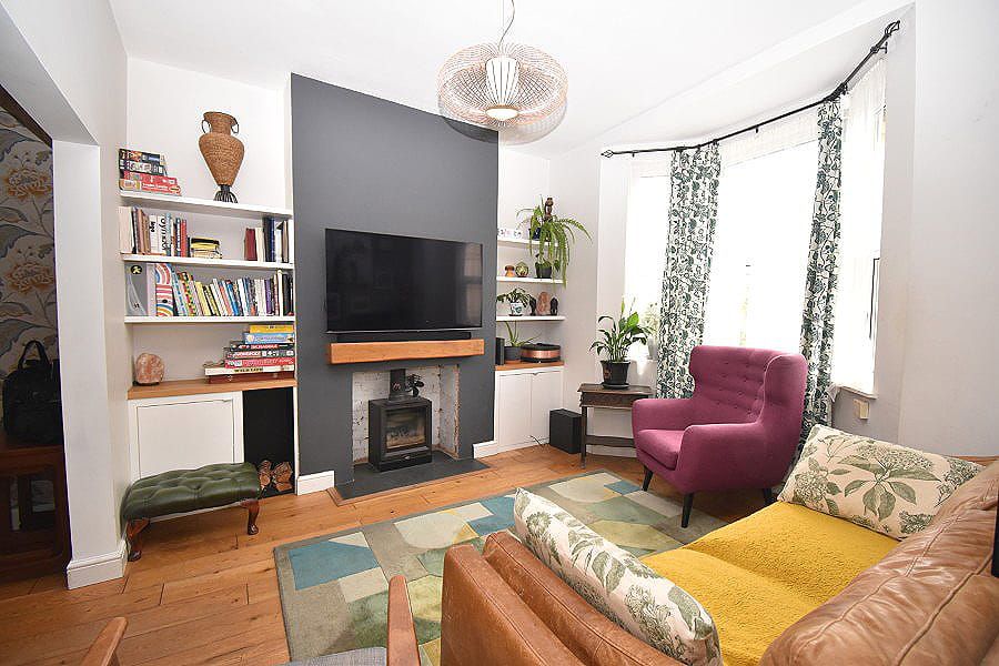 Property photo 2 of 11