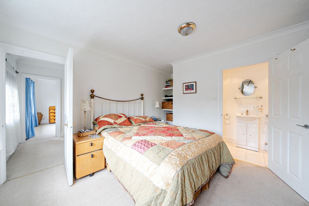 Additional image 9 of 3 bed flat for saleLedborough Lane, Beaconsfield HP9