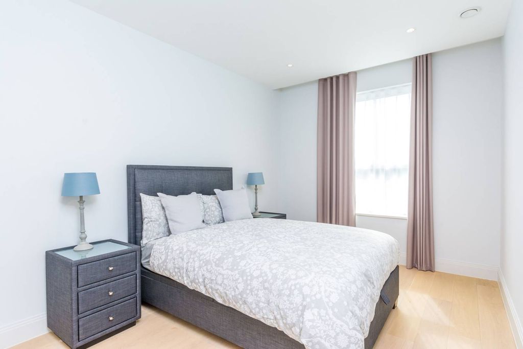 Property photo 3 of 8