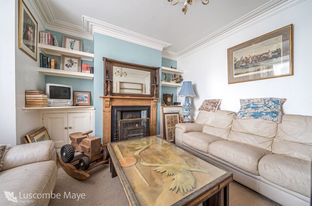 Property photo 2 of 13