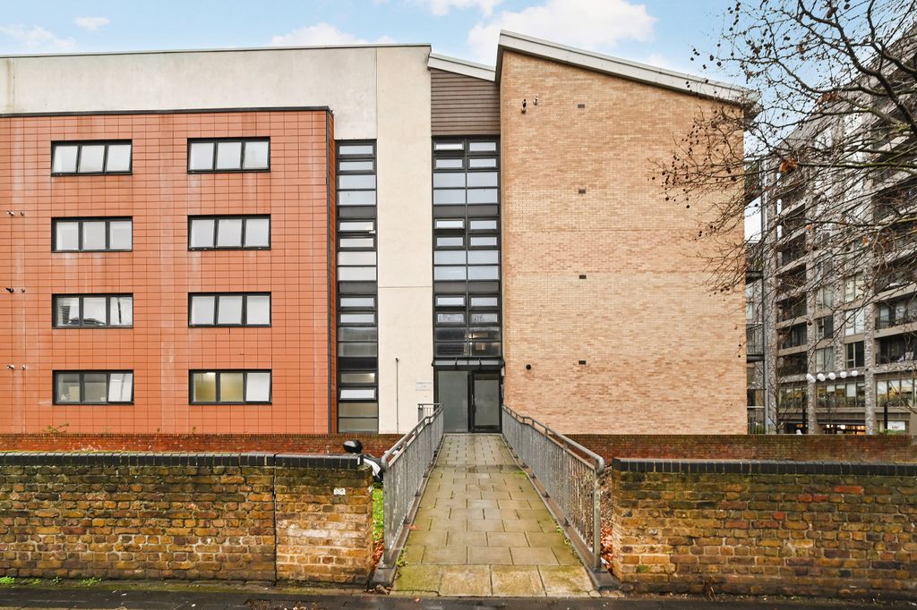 Property photo 3 of 14 14-Franklin-House (14).Jpg