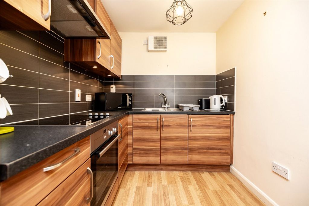 Property photo 3 of 11 Photo 3