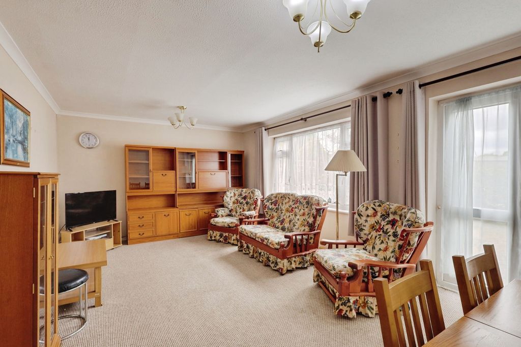 Property photo 2 of 22