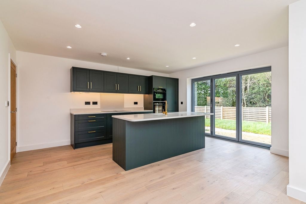 Property photo 2 of 18 Pbox-Img.Jpg