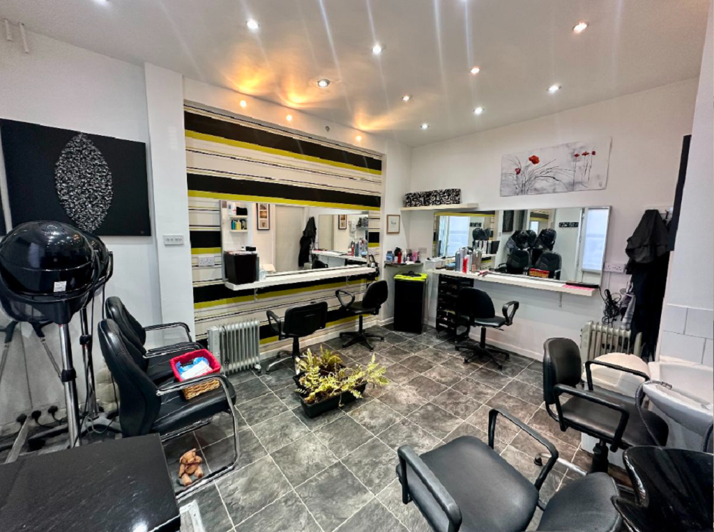 Property photo 1 of 2