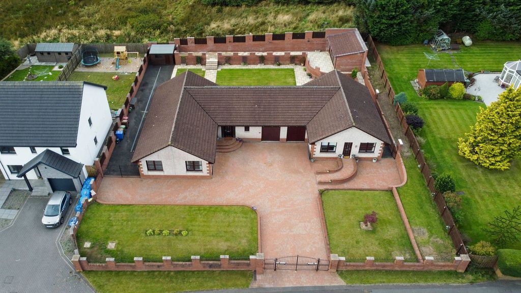 Property photo 1 of 45