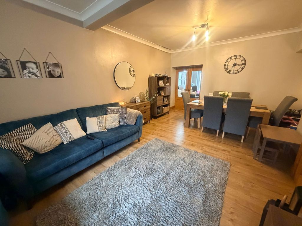 Property photo 3 of 31