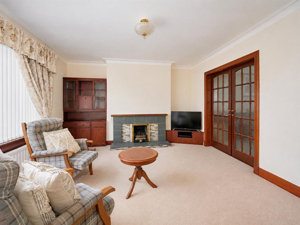Property photo 3 of 25 11 Sutherland Crescent Dundee-5.Jpg