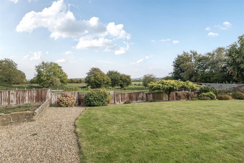 Property photo 3 of 18 Garden & Outlook To Rear