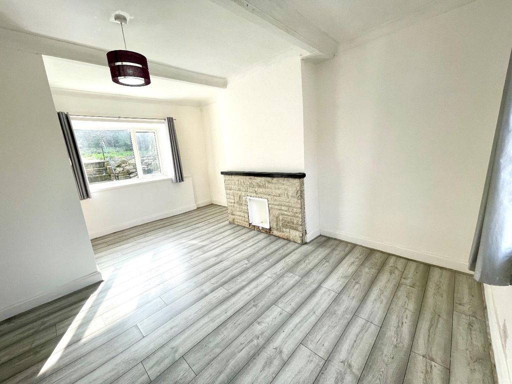 Property photo 3 of 14 Lounge