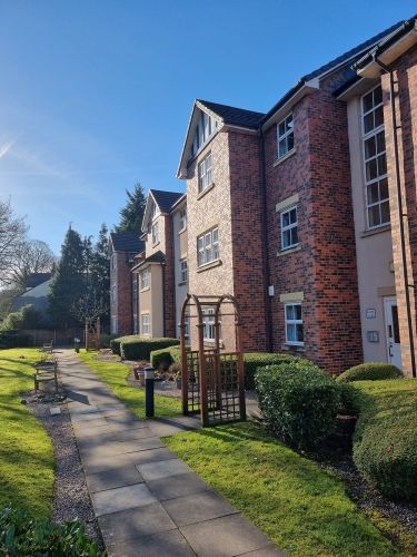 Property photo 1 of 7 Outside