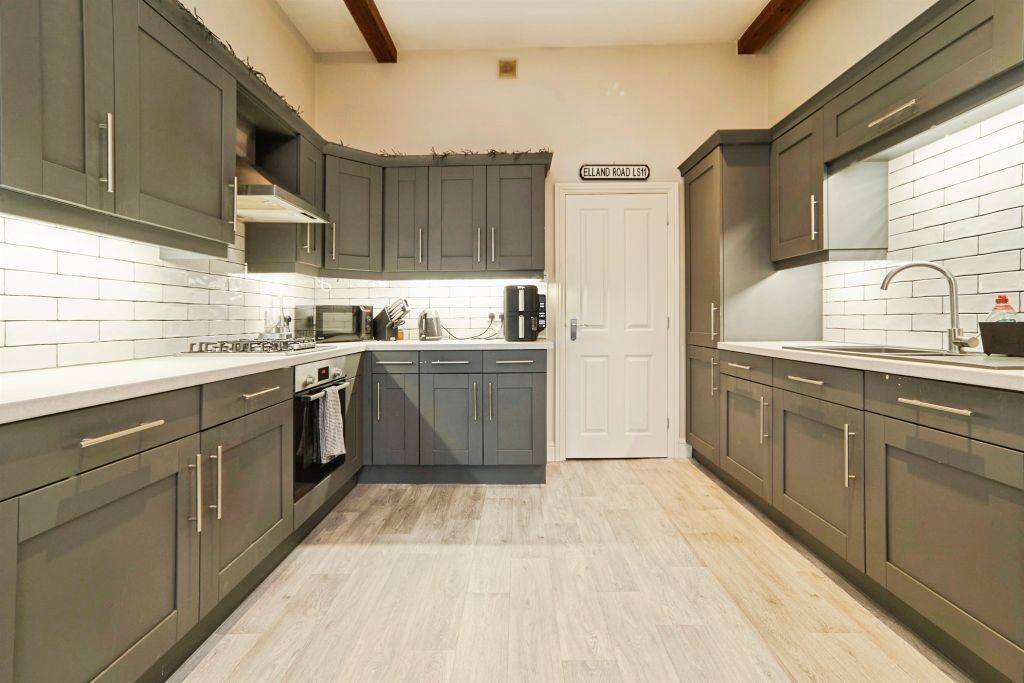 Property photo 2 of 14