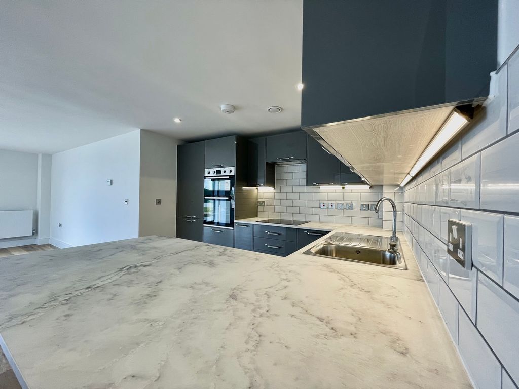 Property photo 3 of 14 Breakfast Bar
