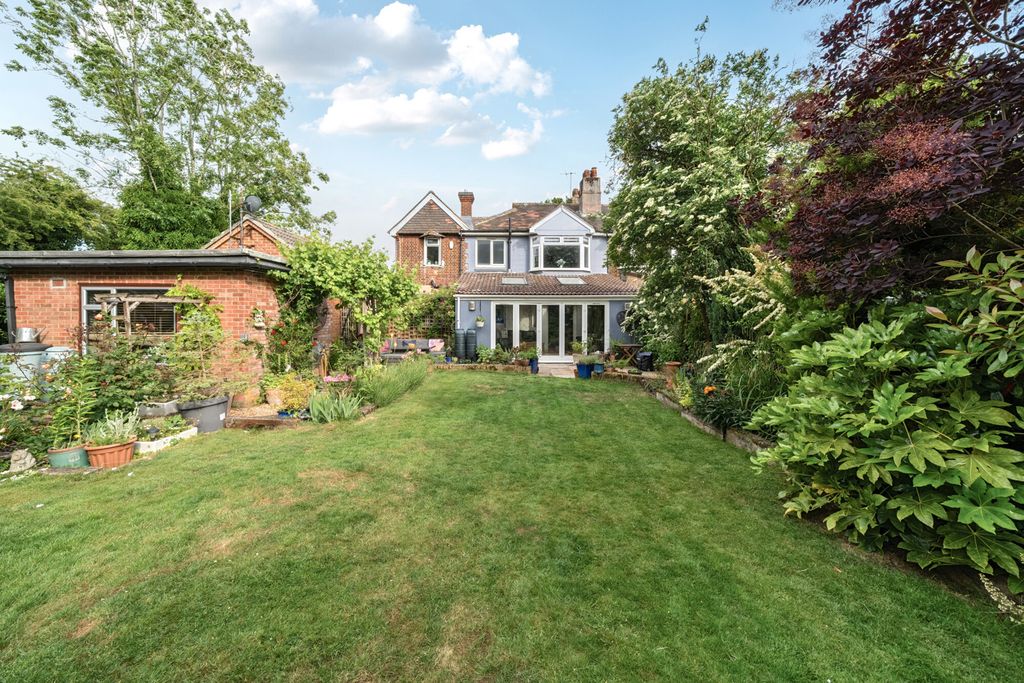 Property photo 2 of 28 Garden