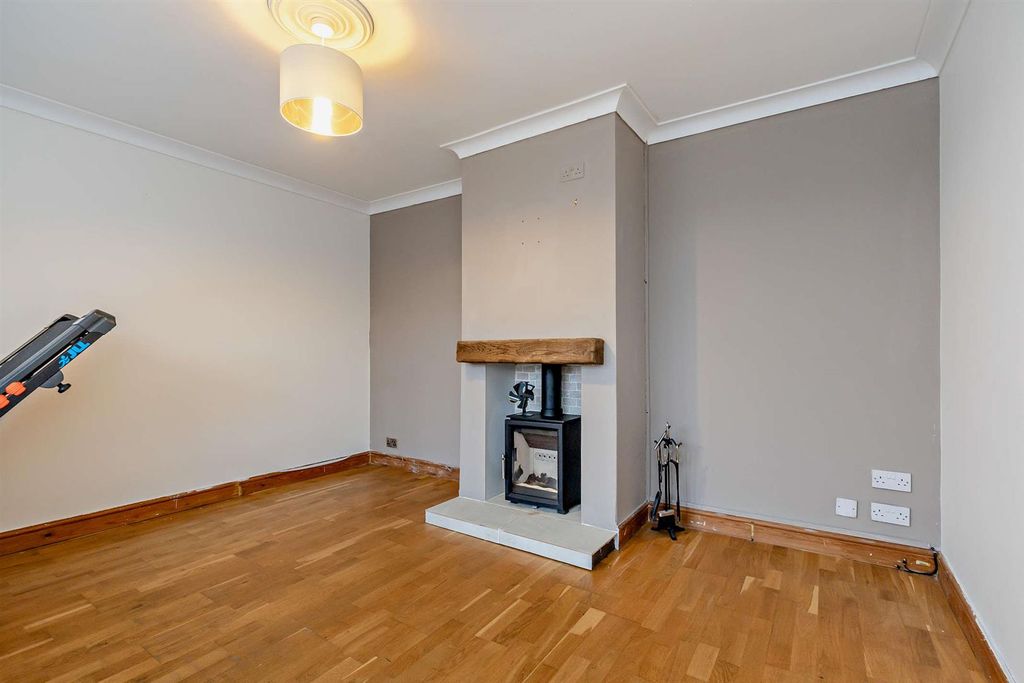 Property photo 2 of 16 8675090-Interior10-800.Jpg