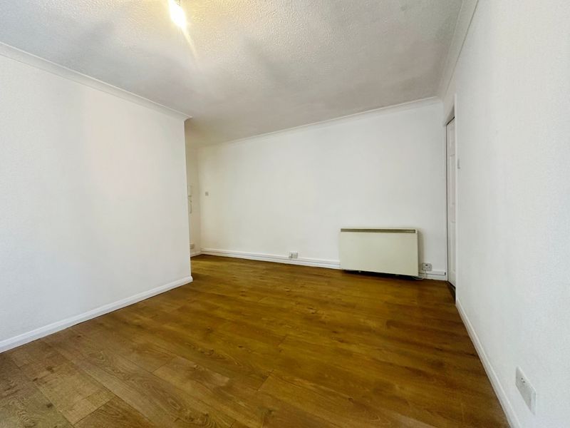 Property photo 3 of 10 Photo 9