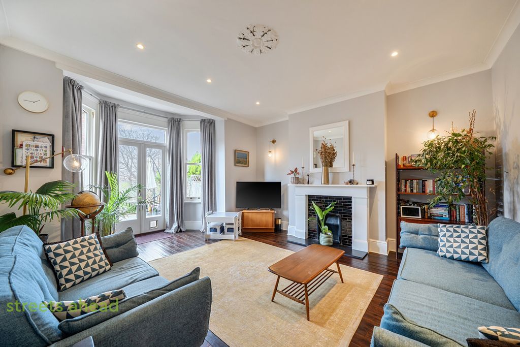 Property photo 2 of 18 770c0778-A42d-4c1...