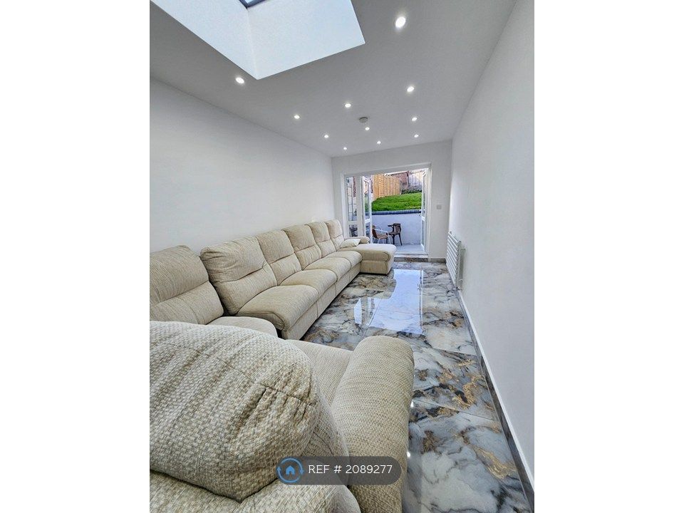 Property photo 1 of 2