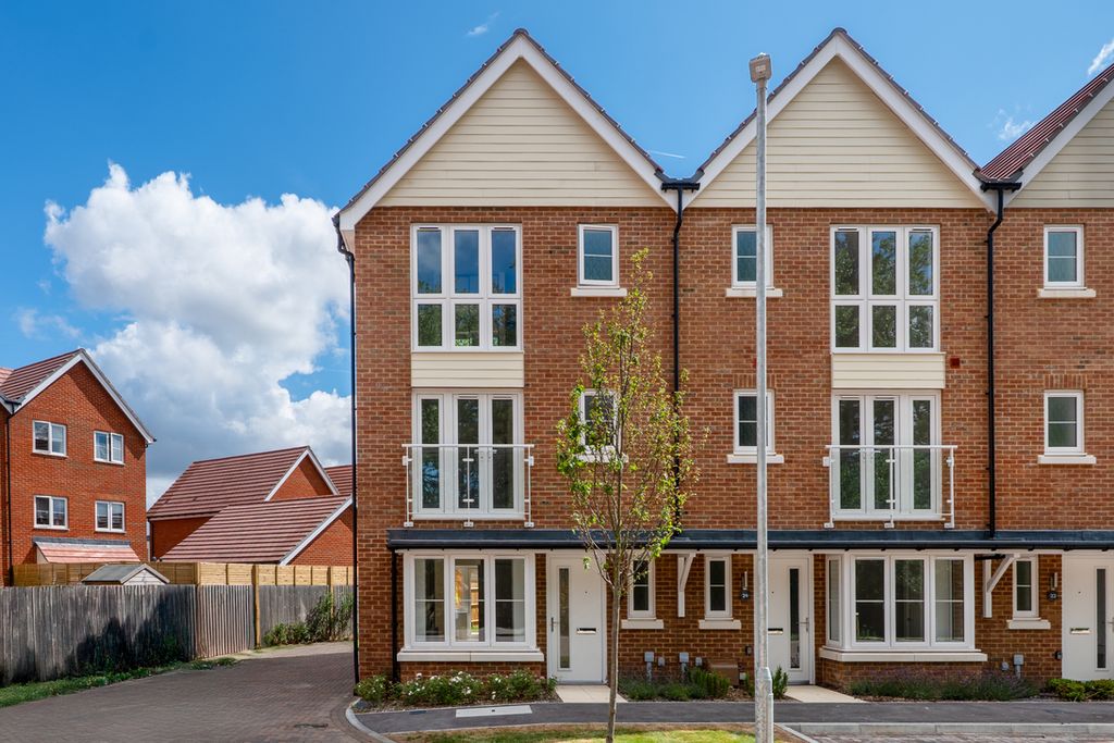 Property photo 1 of 10 External