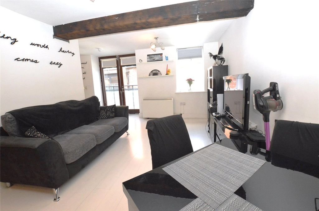 Property photo 2 of 11 Picture No. 05