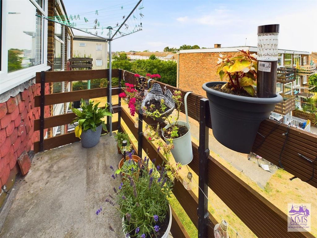 Property photo 2 of 9 Cam02633G0-Pr0174-Still008.Jpg