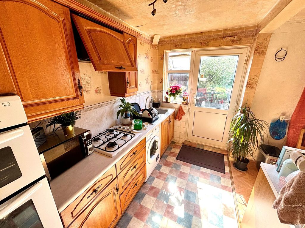Property photo 2 of 13 Kitchen