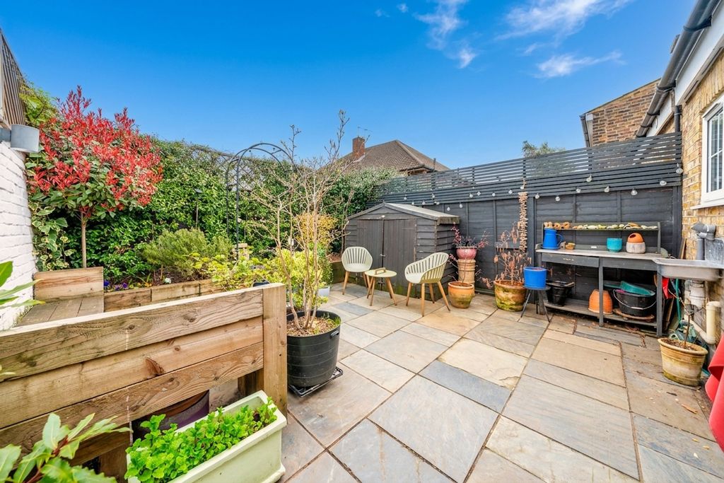 Property photo 3 of 12