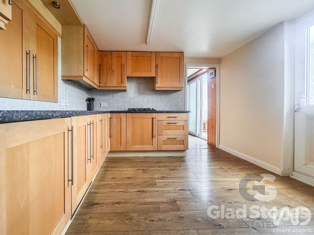 Property photo 3 of 26