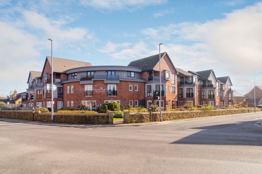 Property photo 2 of 12 Crocus Court