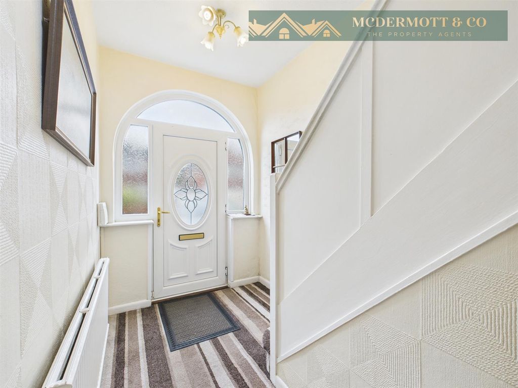 Property photo 3 of 28 Entrance Hallway