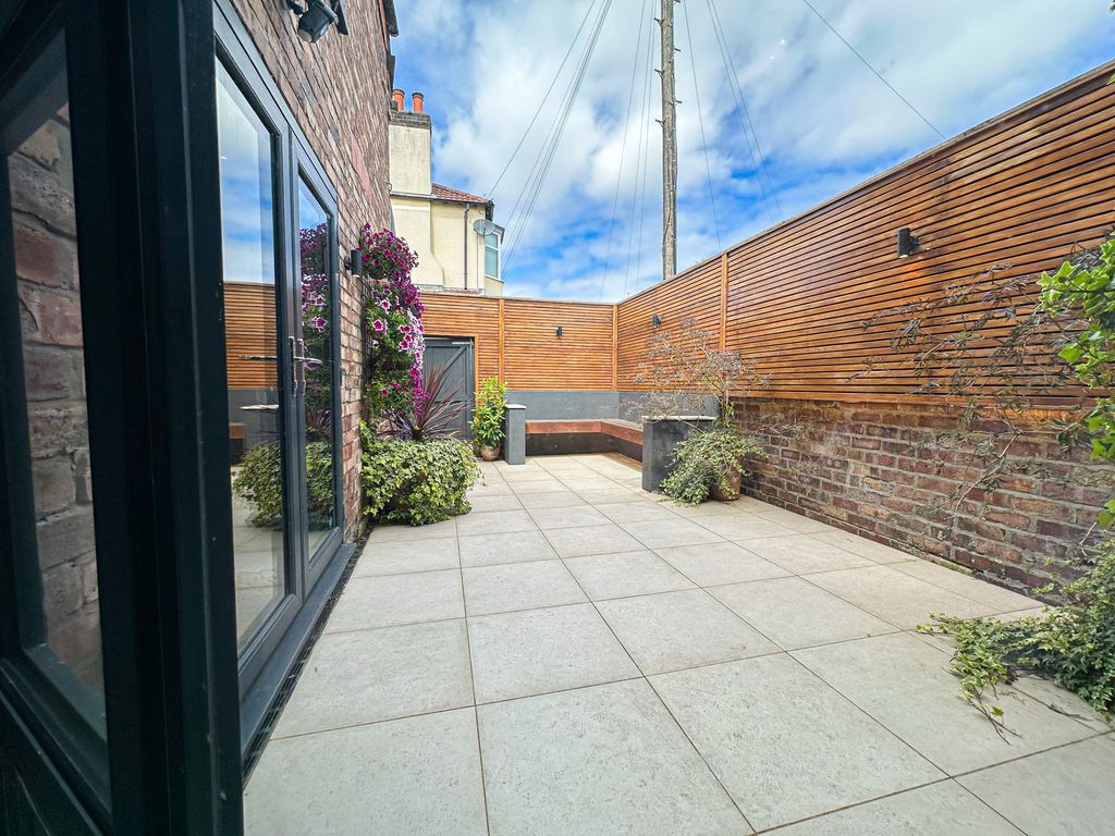 Property photo 3 of 19
