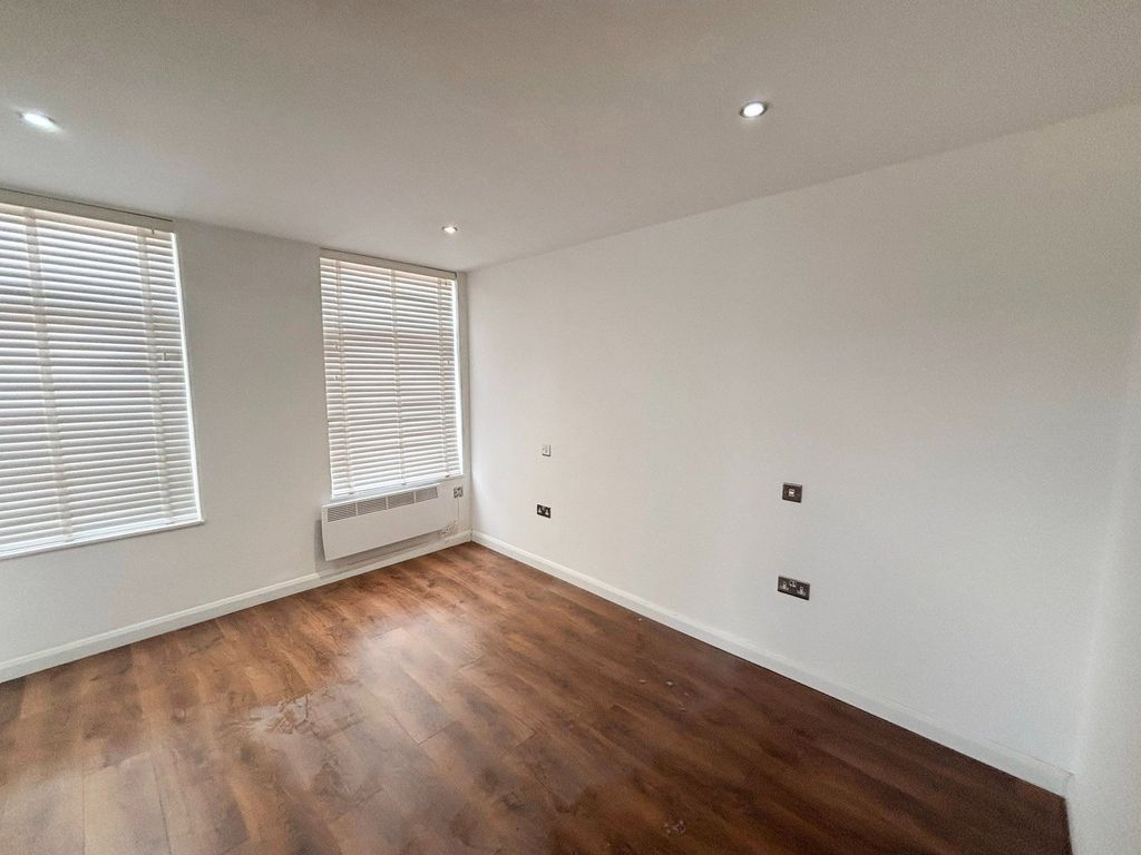 Property photo 3 of 6