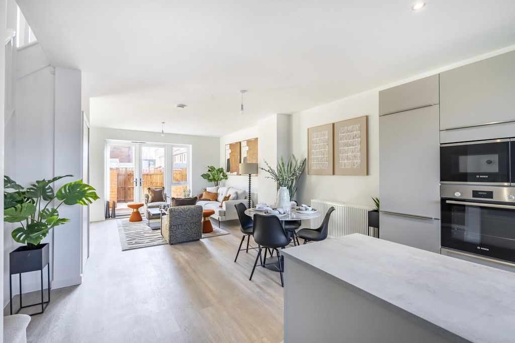 Property photo 1 of 31 Dining Room