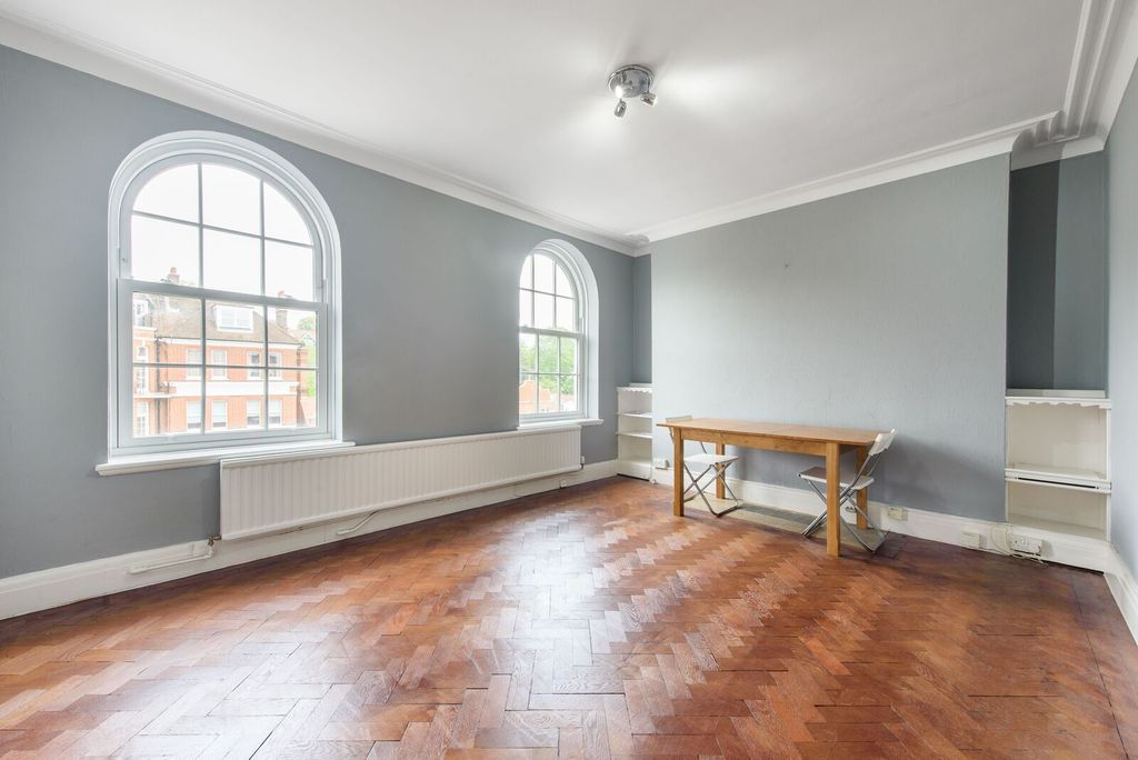 Property photo 2 of 11