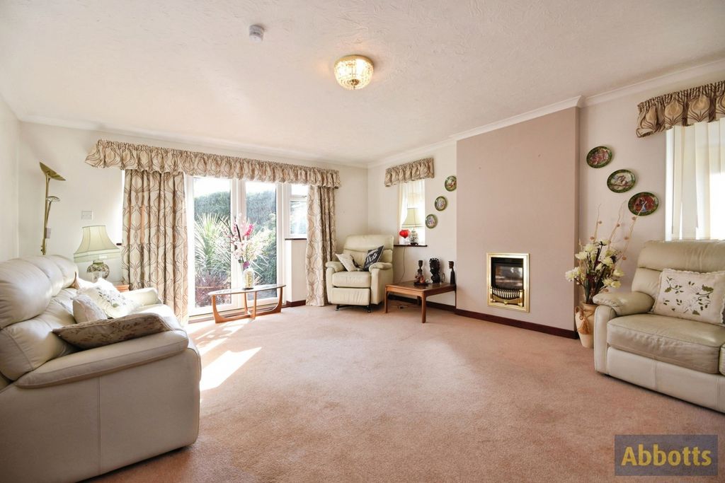 Property photo 2 of 23 Pbox-Img.Jpg