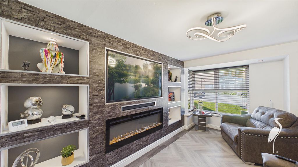 Property photo 2 of 29 Lounge