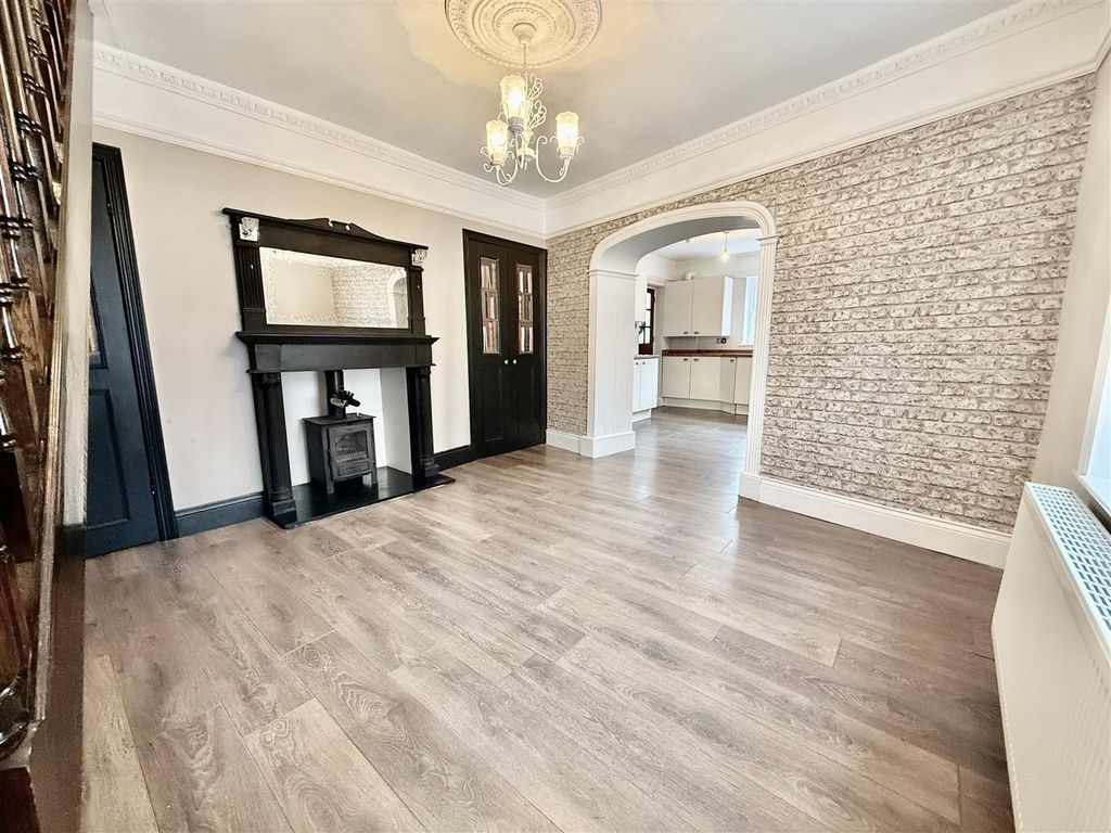 Property photo 2 of 17 Dining Room