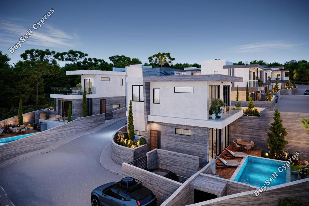 Property photo 2 of 20