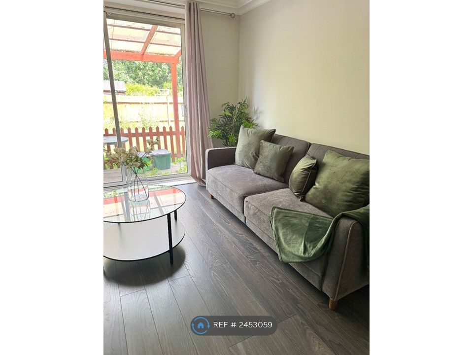 Property photo 3 of 11