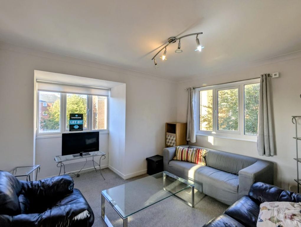 Property photo 2 of 7 Lounge