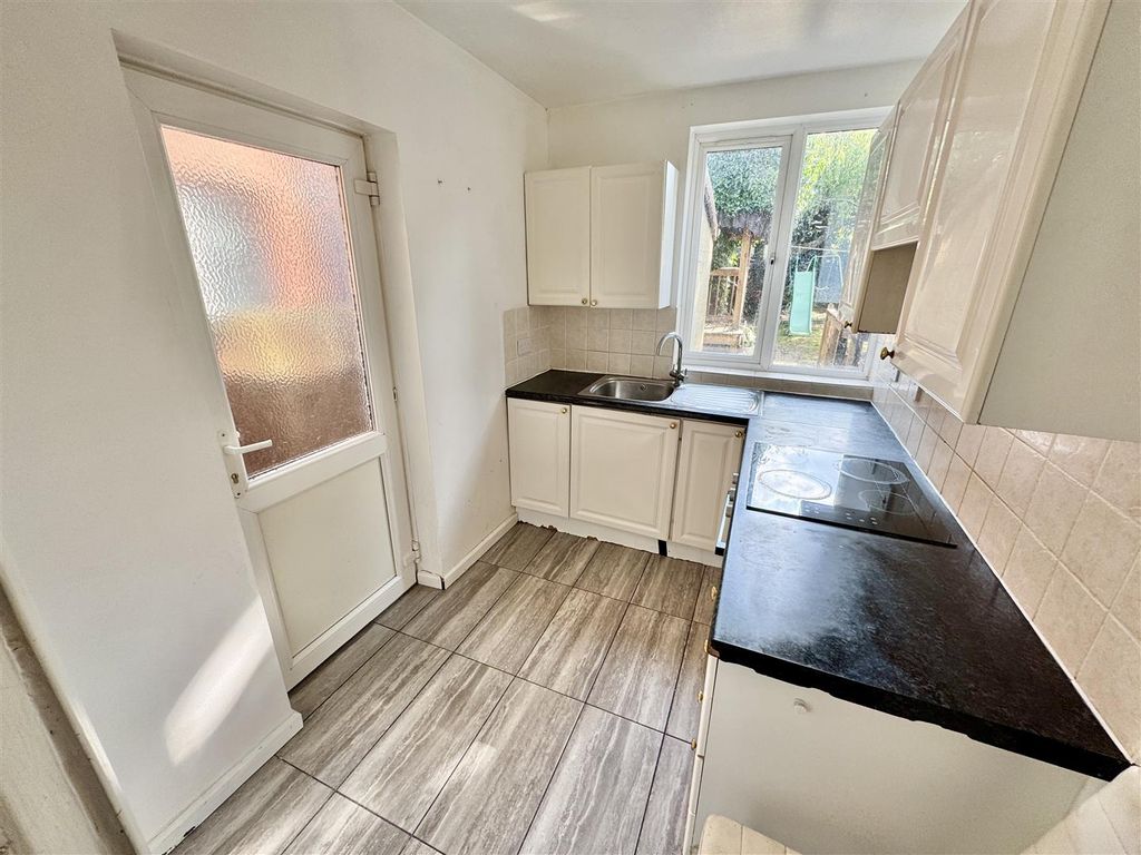 Property photo 3 of 14 Kitchen
