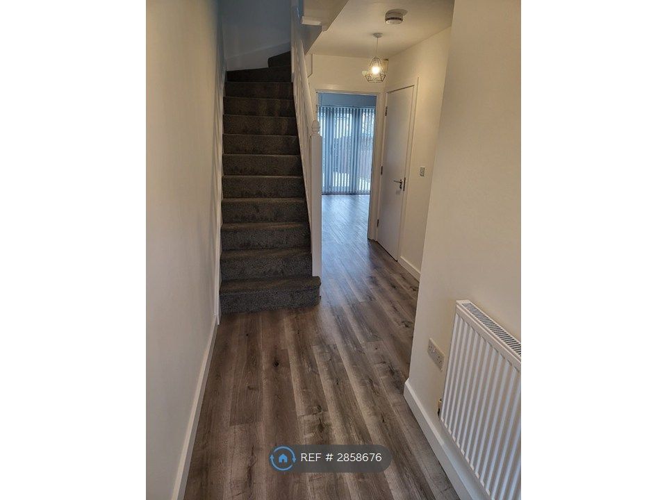 Property photo 2 of 33