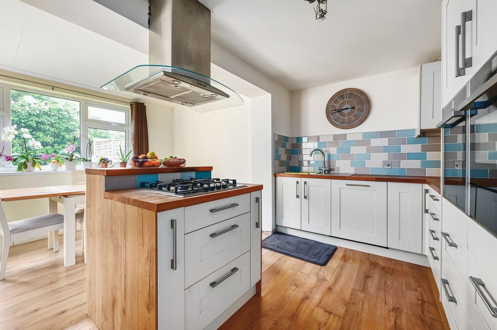 Property photo 3 of 8 1-Derry-Rd (5)