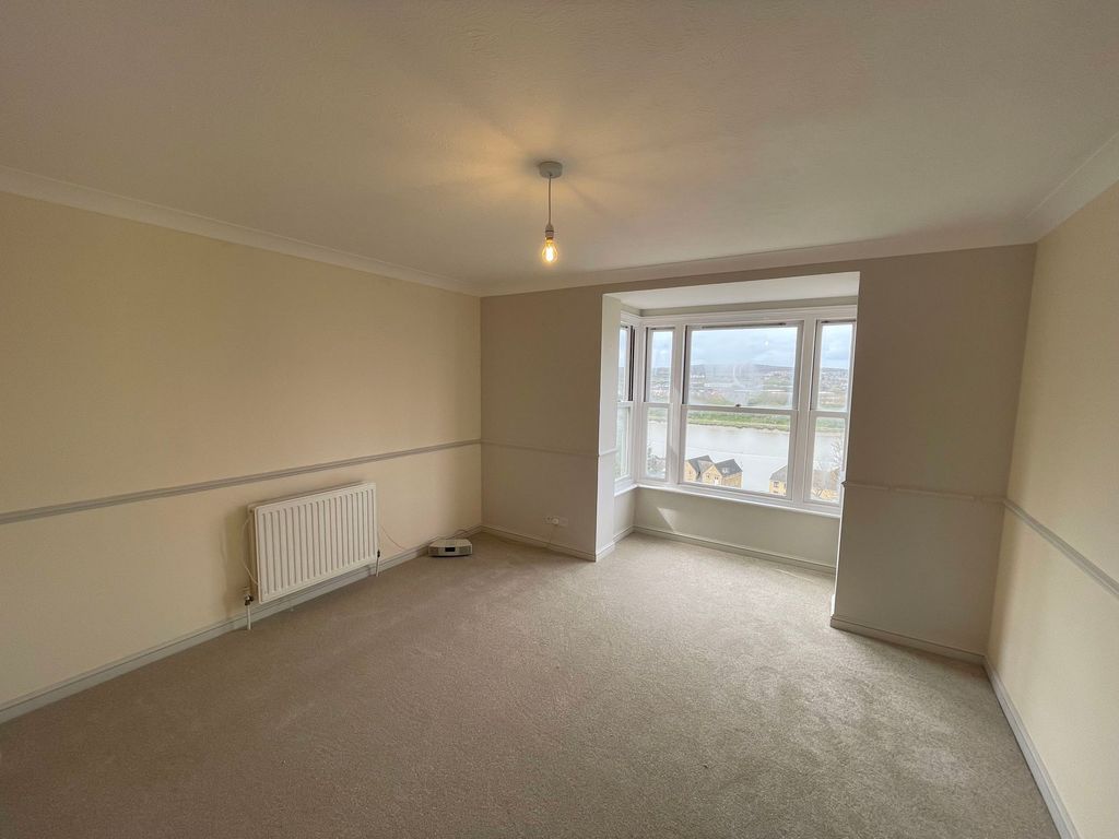 Property photo 2 of 9 Photo 3